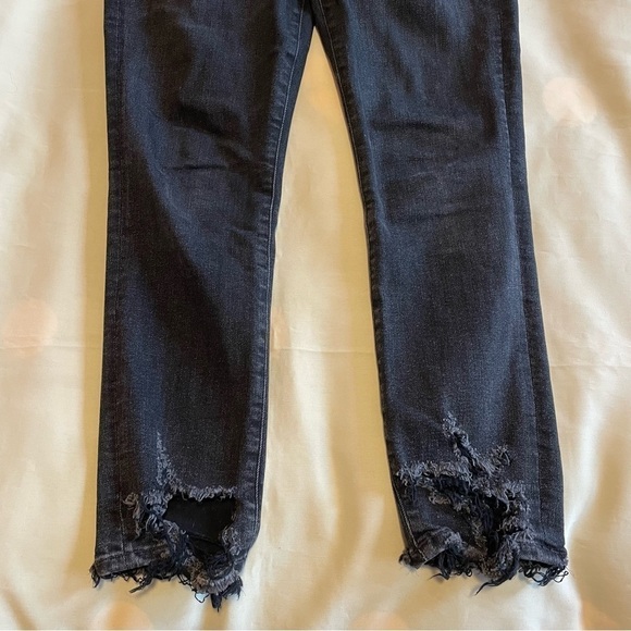 Agolde- Black Sophie Mid Rise Cropped Distressed Hem Skinny Jeans Size 28 - Picture 6 of 9